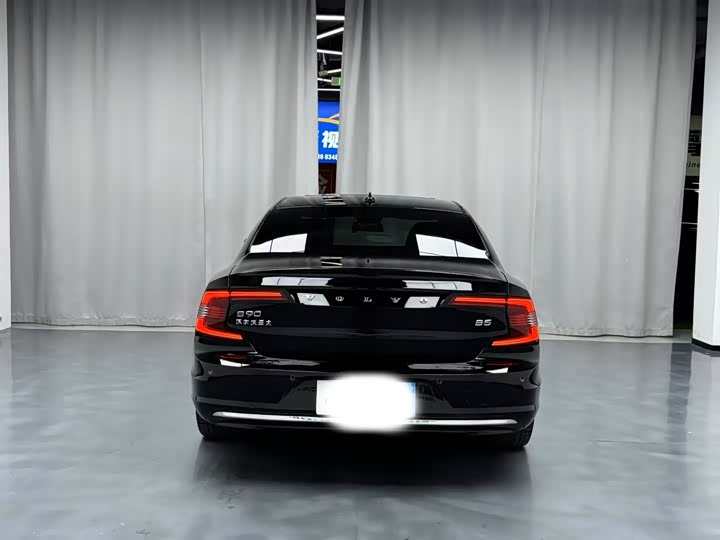 Фото 8 - Volvo S90