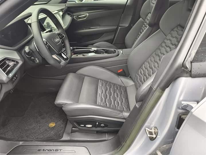 Фото 9 - Audi e-tron GT