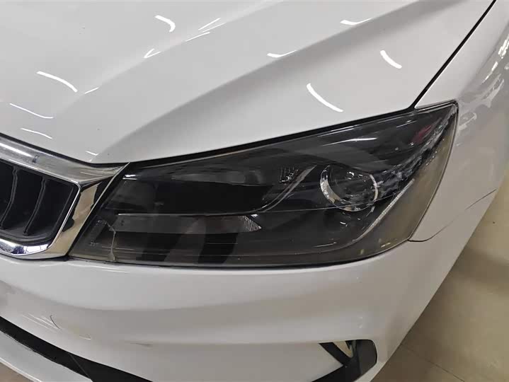 Фото 5 - Geely Emgrand