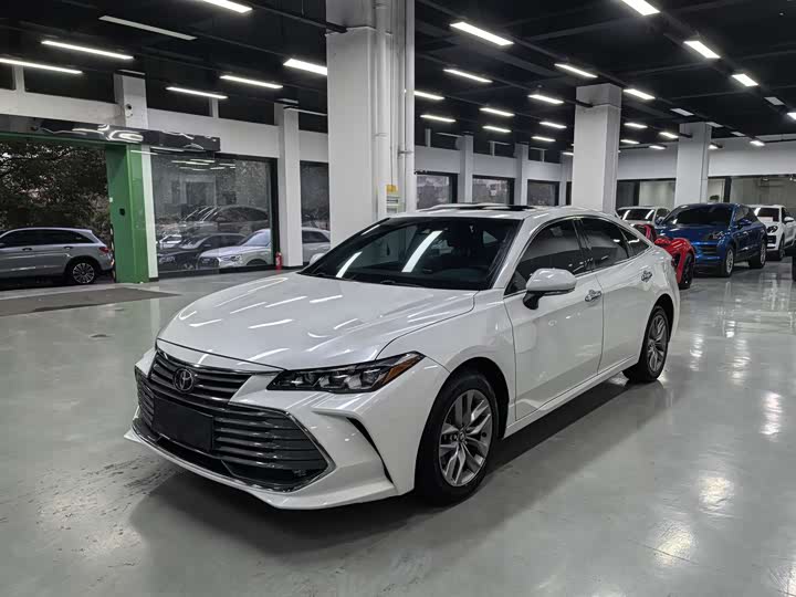 Фото 1 - Toyota Avalon