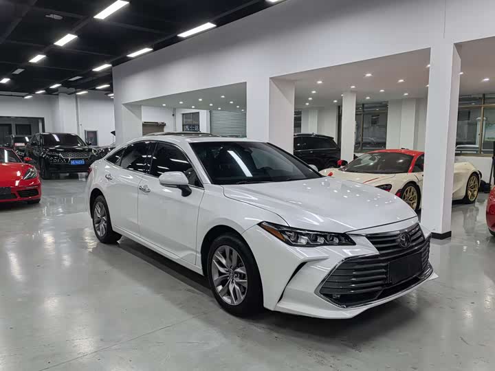 Фото 3 - Toyota Avalon