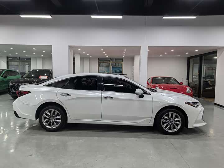 Фото 4 - Toyota Avalon