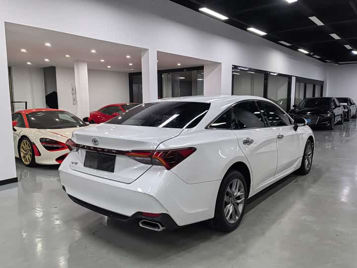 Фото 5 - Toyota Avalon