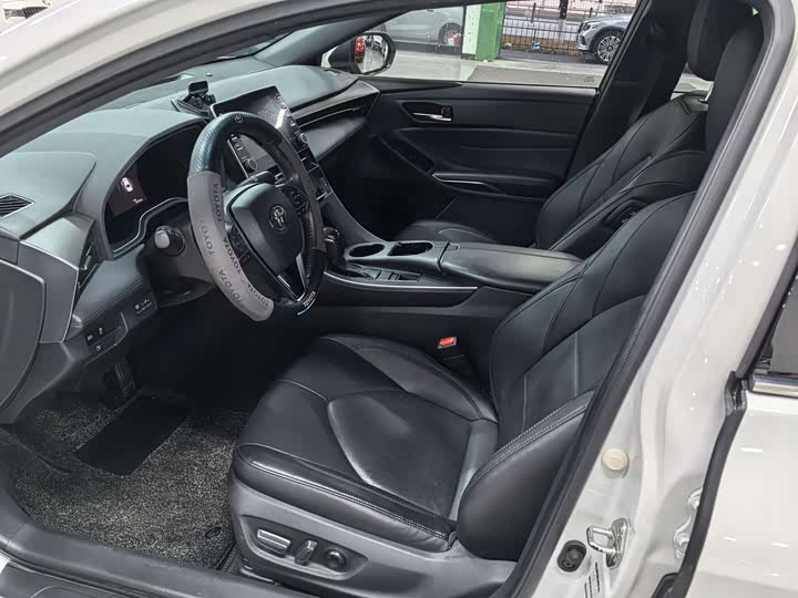 Фото 8 - Toyota Avalon