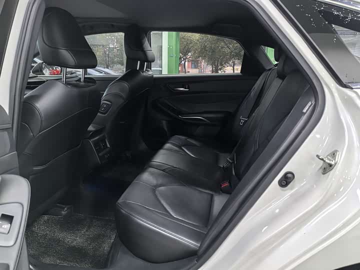 Фото 9 - Toyota Avalon