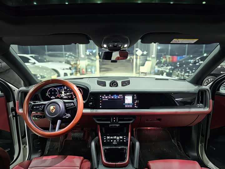 Фото 8 - Porsche Cayenne