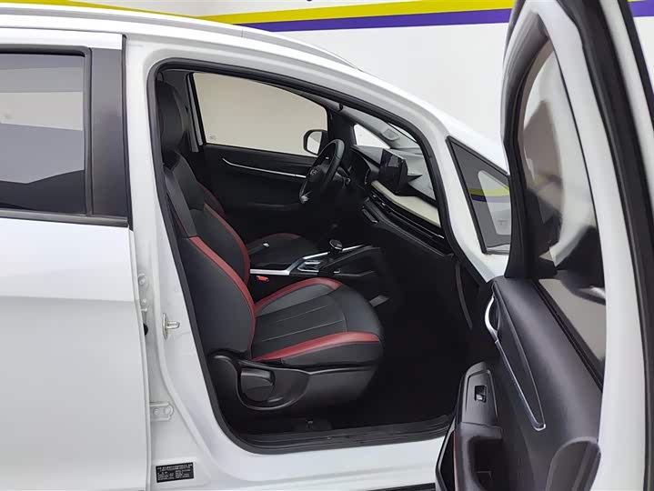 Фото 8 - Geely Vision X3