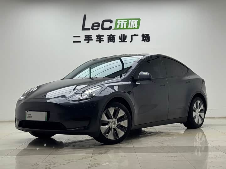 Фото 1 - Tesla Model Y