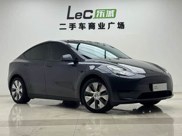 Фото 3 - Tesla Model Y