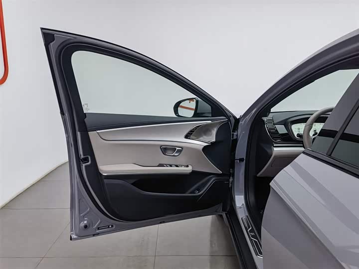 Фото 8 - BYD Han