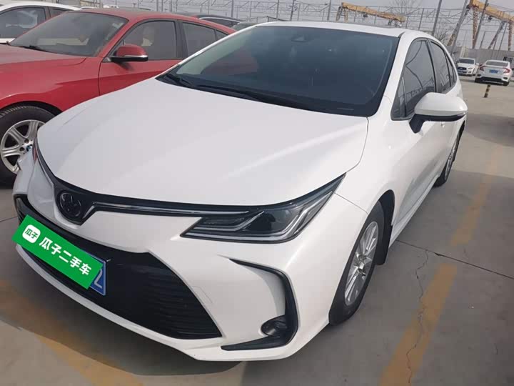 Фото 2 - Toyota Corolla