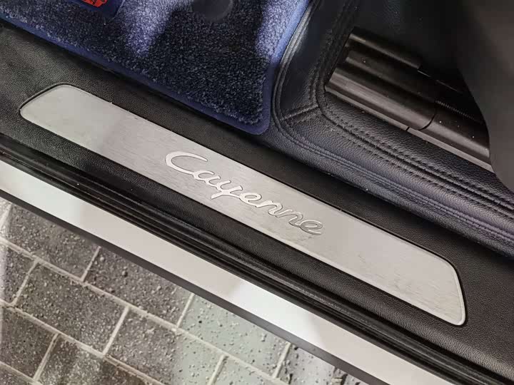 Фото 7 - Porsche Cayenne Hybrid