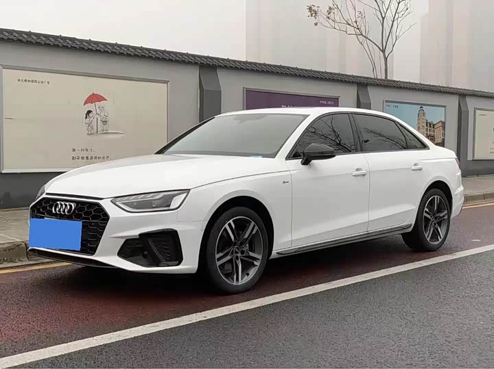 Фото 1 - Audi A4L