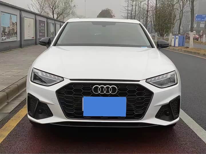 Фото 2 - Audi A4L