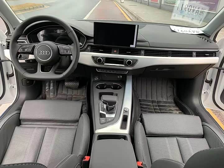 Фото 5 - Audi A4L