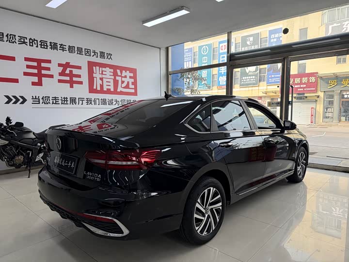 Фото 9 - Volkswagen Lavida