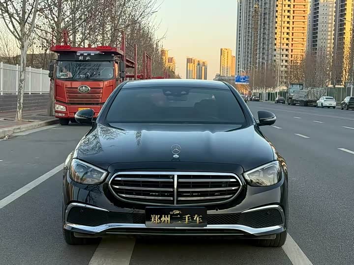 Фото 2 - Mercedes-Benz E-Class