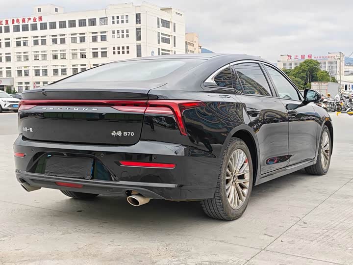 Фото 9 - Bestune B70