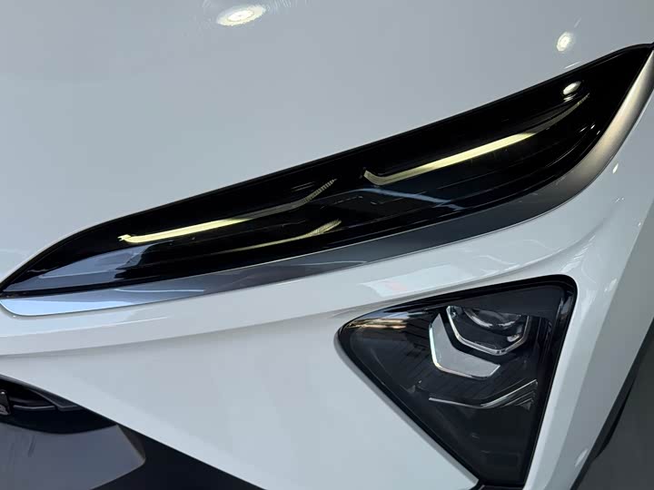 Фото 3 - Nio EC6