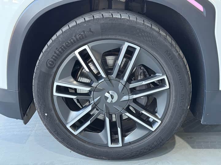 Фото 4 - Nio EC6