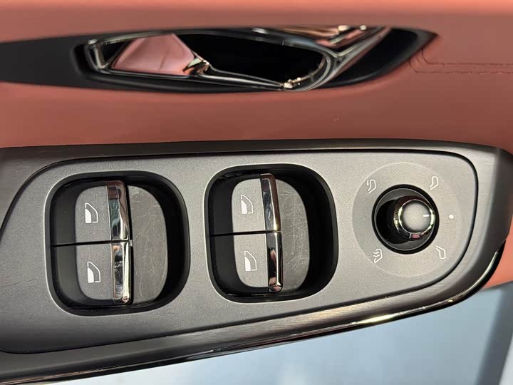 Фото 5 - Nio EC6