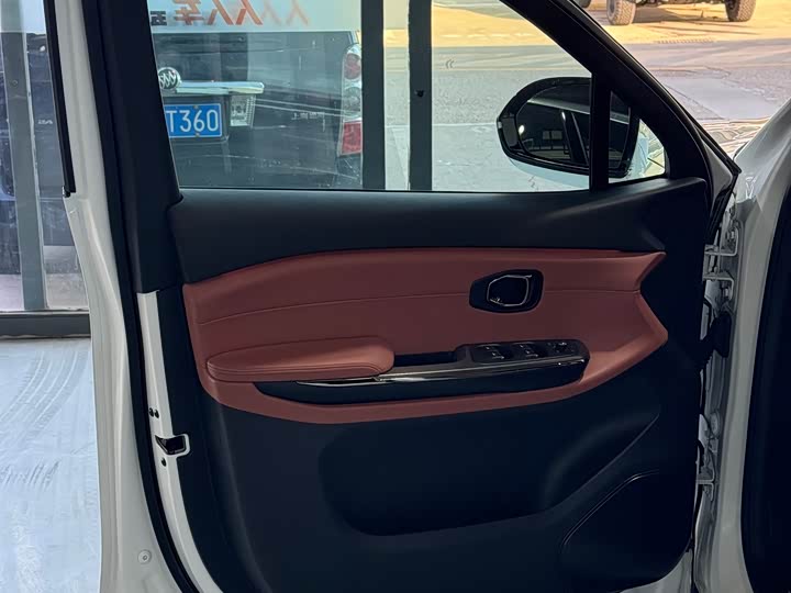 Фото 7 - Nio EC6