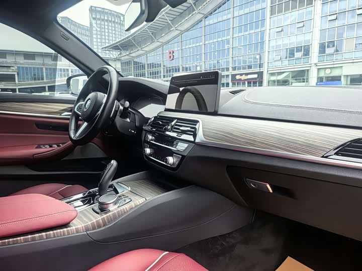 Фото 9 - BMW 5 Series
