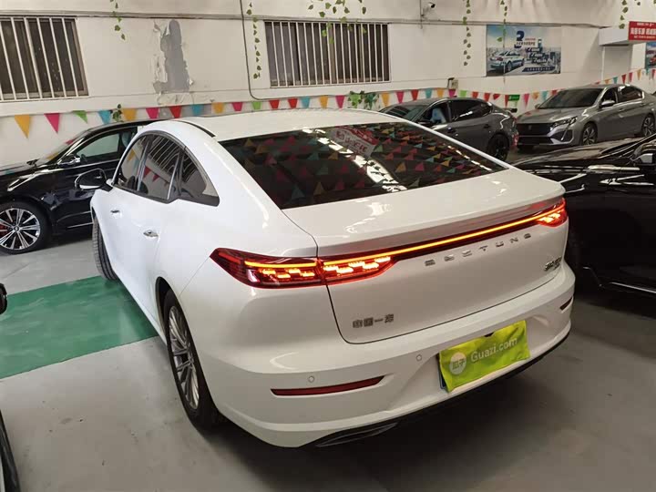 Фото 5 - Bestune B70