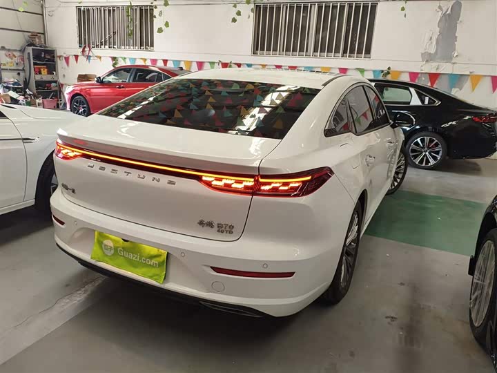 Фото 7 - Bestune B70