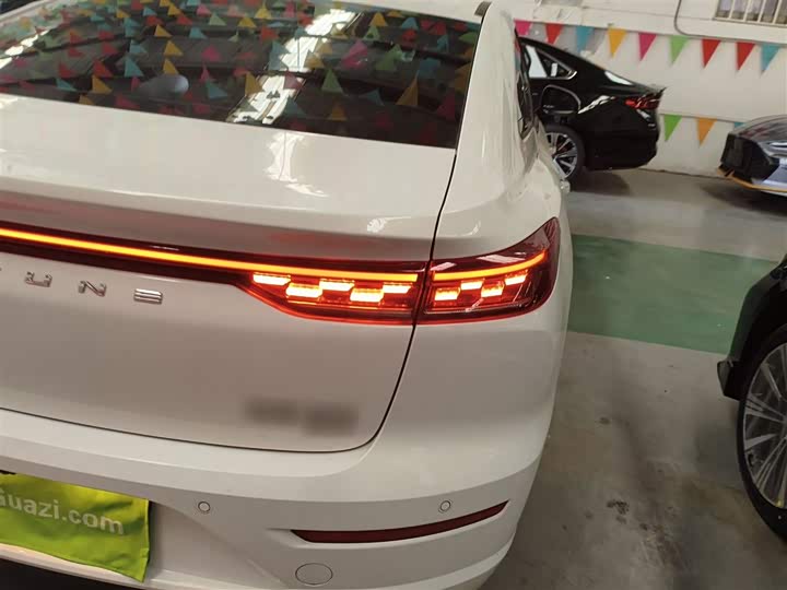 Фото 8 - Bestune B70