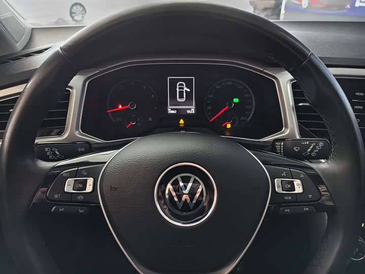 Фото 9 - Volkswagen T-Roc