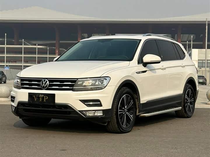 Фото 3 - Volkswagen Tiguan L Pro