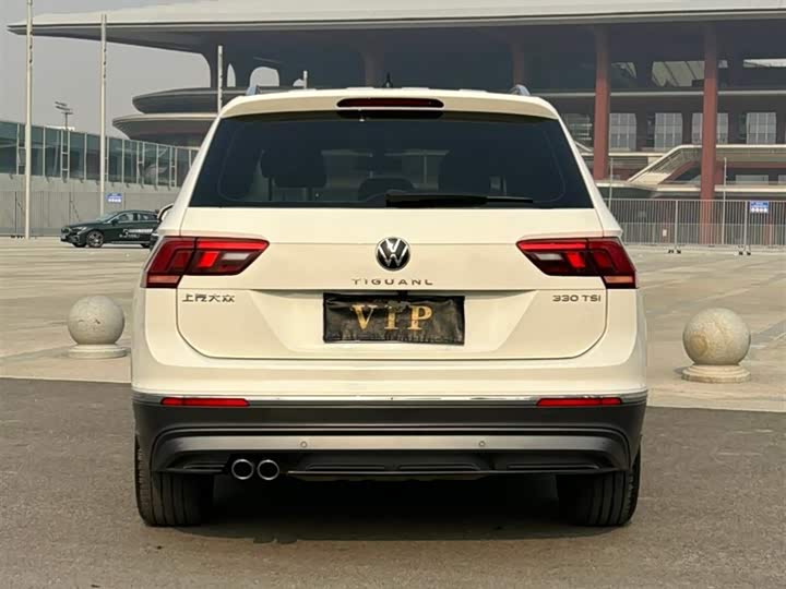 Фото 8 - Volkswagen Tiguan L Pro