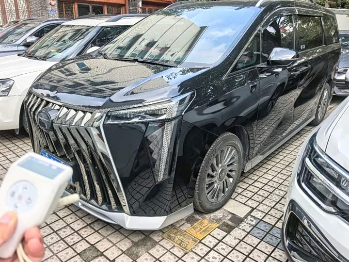 Фото 1 - GAC Trumpchi M8