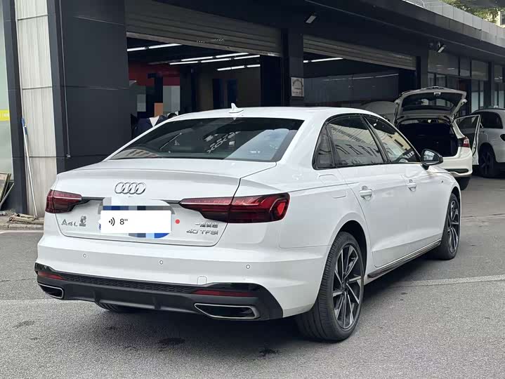 Фото 2 - Audi A4L