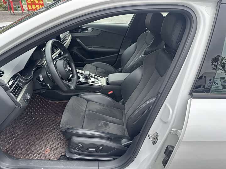 Фото 7 - Audi A4L