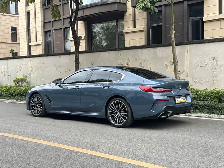 Фото 4 - BMW 8 Series