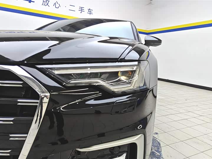 Фото 4 - Audi A6L