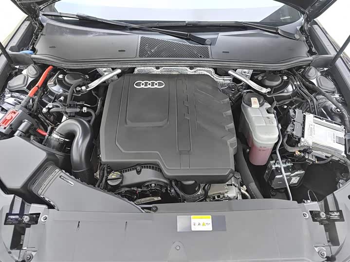 Фото 9 - Audi A6L