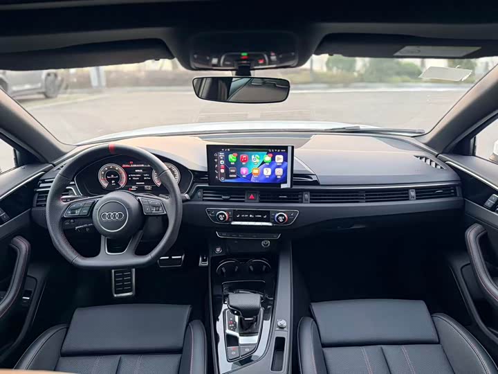 Фото 8 - Audi A4L