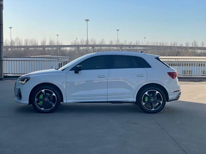 Фото 7 - Audi Q3