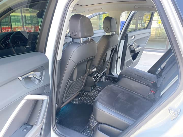 Фото 9 - Audi Q3