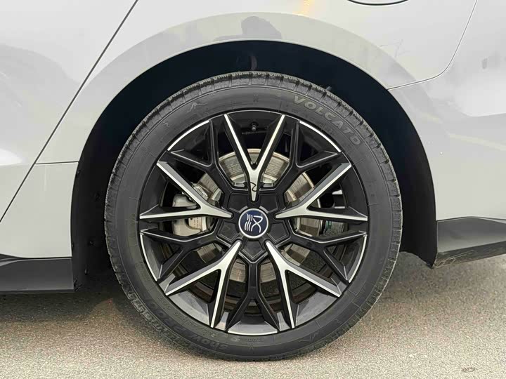 Фото 5 - BYD Han