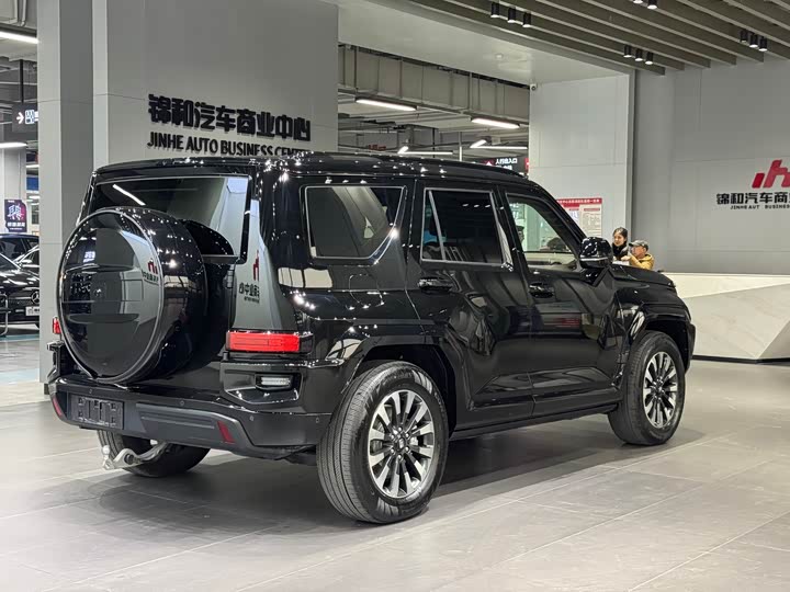 Фото 5 - Tank 700 Hybrid