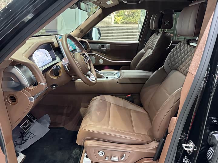 Фото 8 - Tank 700 Hybrid