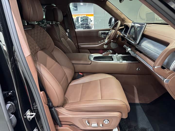 Фото 9 - Tank 700 Hybrid