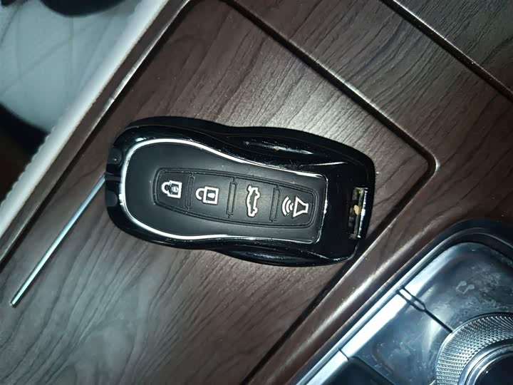 Фото 9 - Ford Equator