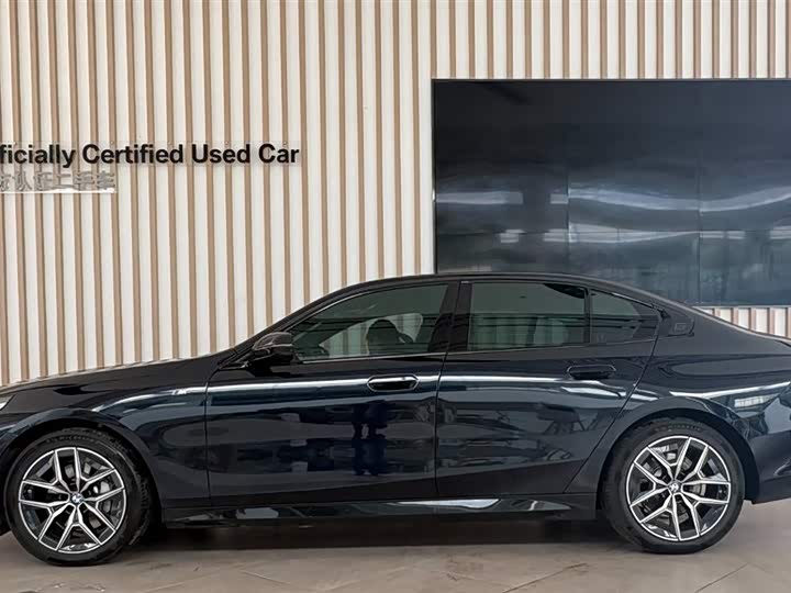 Фото 3 - BMW 5 Series