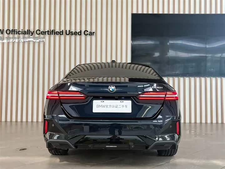 Фото 5 - BMW 5 Series