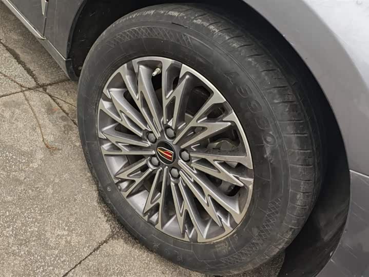 Фото 6 - Hongqi H5